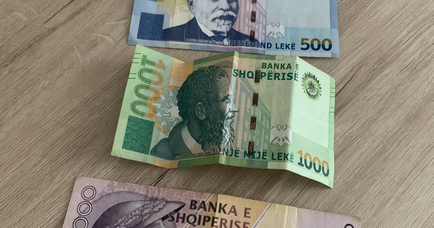 Albanija 2026. podiže minimalnu plaću s 414 na 517 €, cilj je 700 € do 2029.