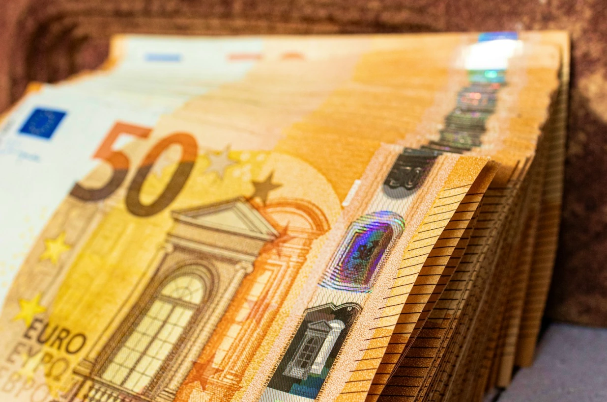 Analiza rujanskih primanja: Prosječna hrvatska neto plaća dosegnula 1.456 eura