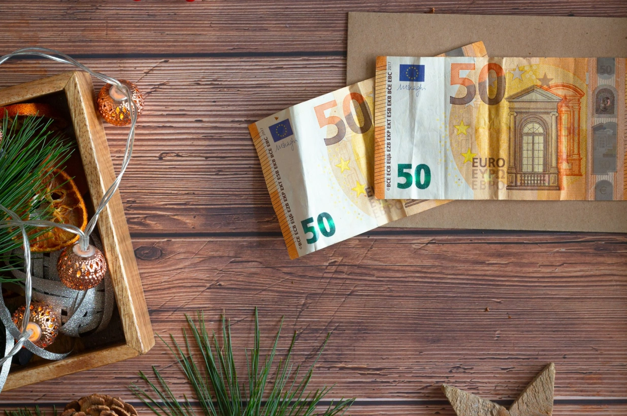 Slovenski poslodavci žele da se božićnica financira iz državnog proračuna