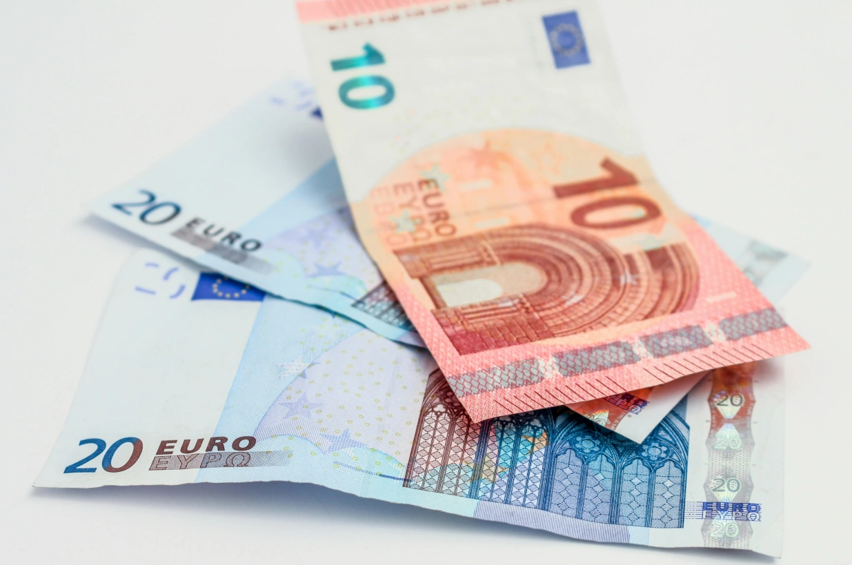 DZS obznanio: Hrvatske plaće rastu, u listopadu neto prosjek 1.470 €, tekstilna industrija loše stoji