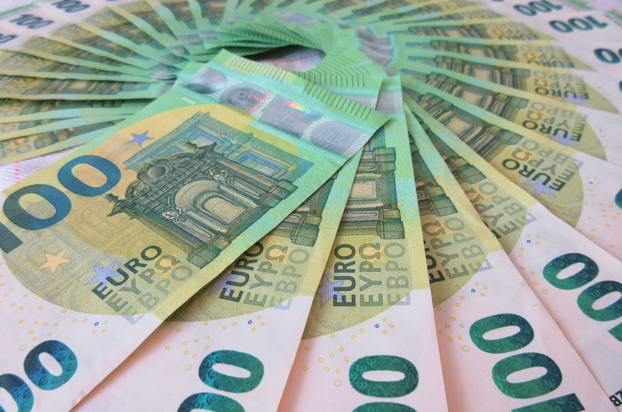 Mladi Hrvat s iznadprosječnom plaćom od 2.300 eura pita što učiniti s viškom novca