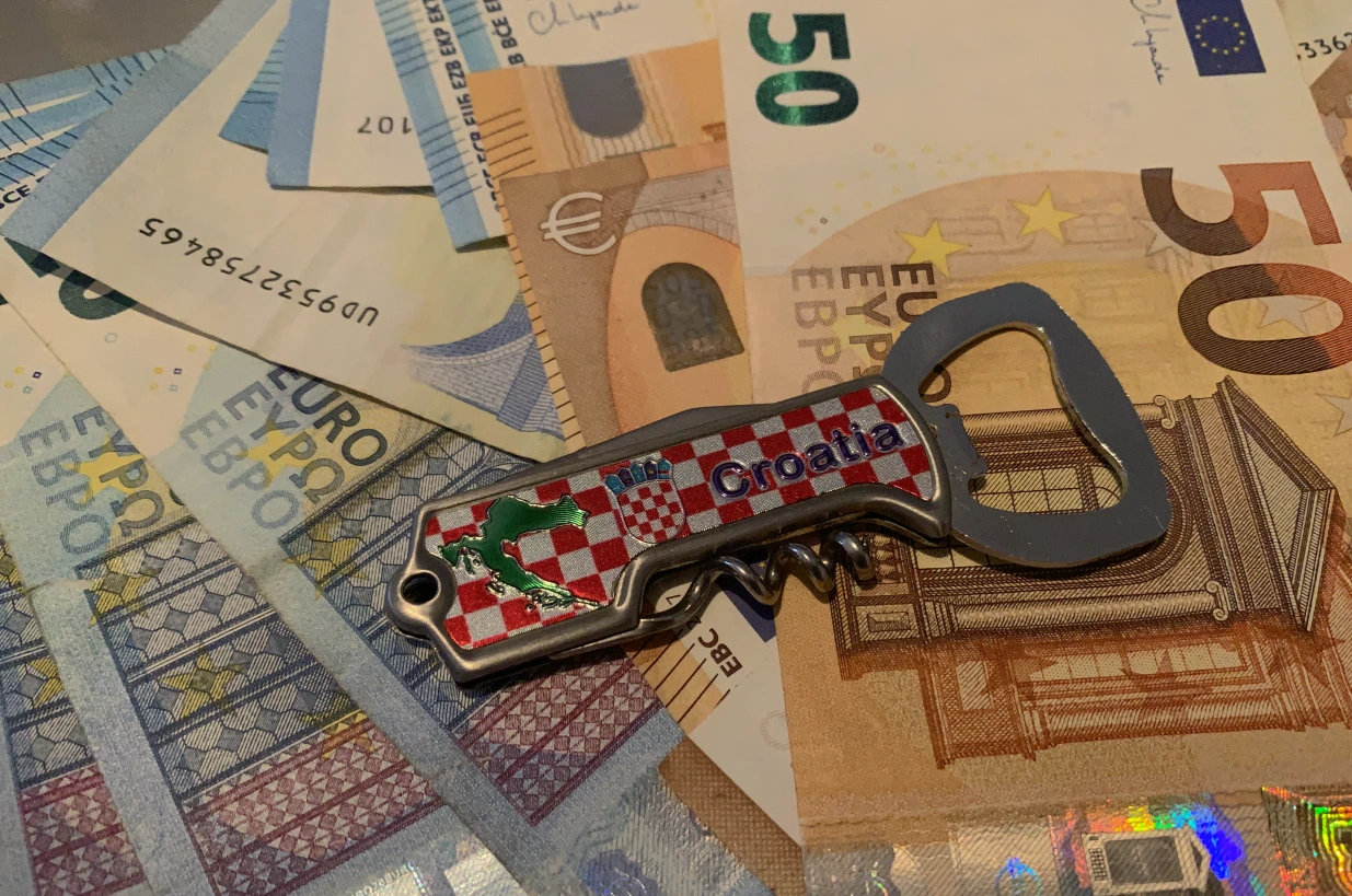 Snažan rast plaća u Hrvatskoj: Prosječna neto plaća dosegnula gotovo 1.500 eura