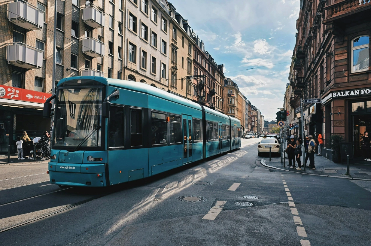 Plaće vozača tramvaja u Frankfurtu: Od 3.120 do 3.555 eura bruto, uz dodatke