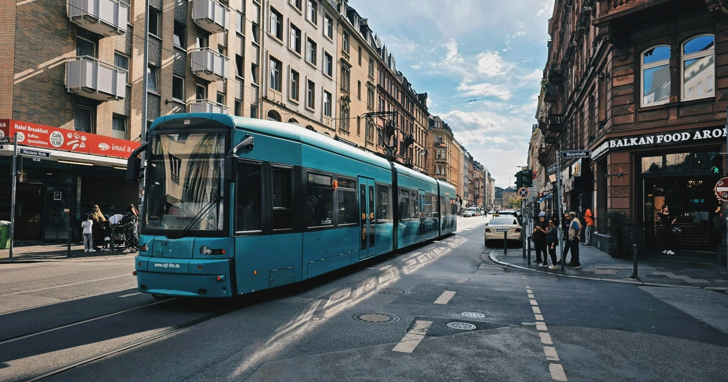 Plaće vozača tramvaja u Frankfurtu: Od 3.120 do 3.555 eura bruto, uz dodatke