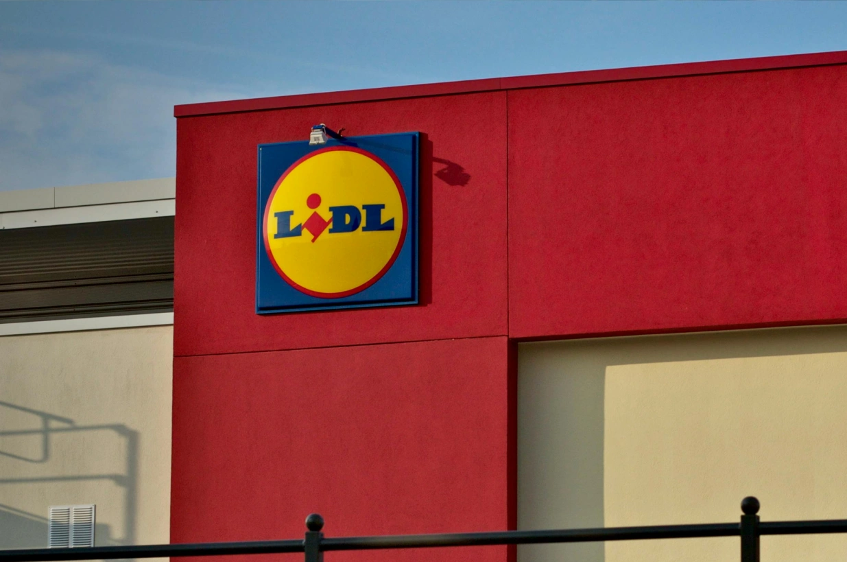 Velike vijesti za radnike Lidla: Trgovački div diže plaće, isplaćuje 13. plaću i izdašne bonuse