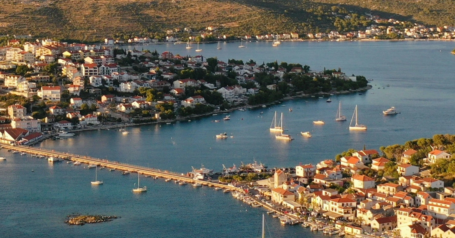 Plaća od 1.300 eura i vlastita soba: Što mediji iz BiH ističu kao glavne prednosti rada u Hrvatskoj?